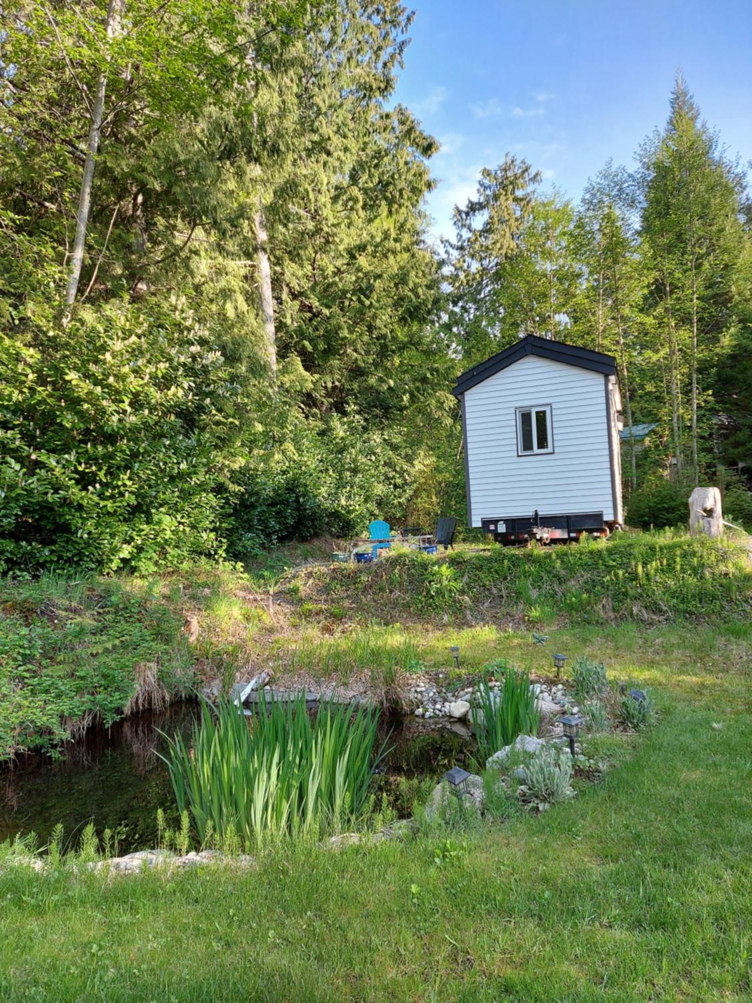 A Tiny Escape Villa Roberts Creek Room photo